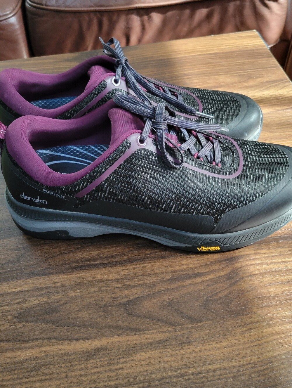 Dansko Makayla Waterproof Shoe Women Size 41 Hiking Outdoor Comfort